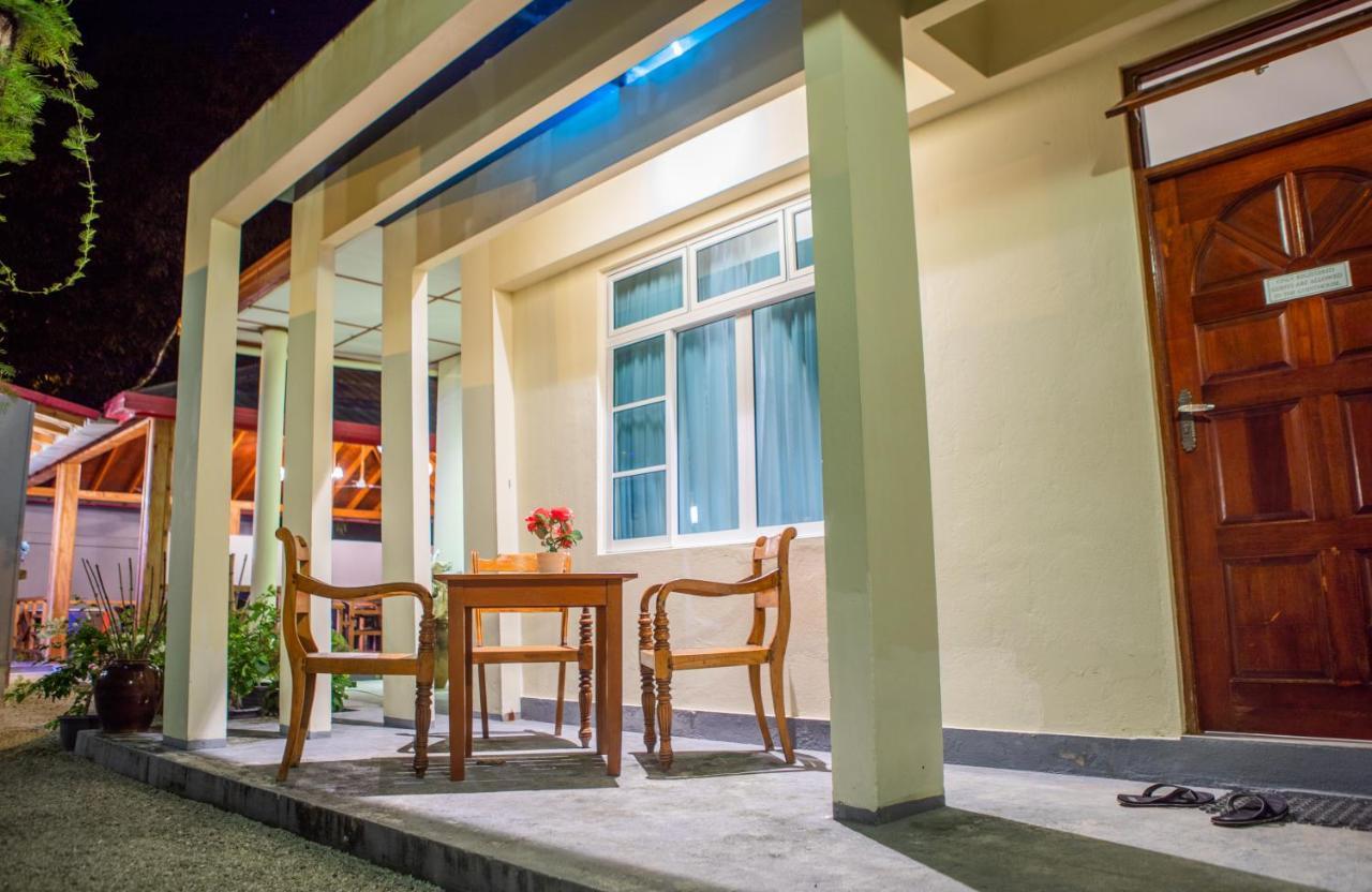 Charming Holiday Lodge Addu City Exterior photo