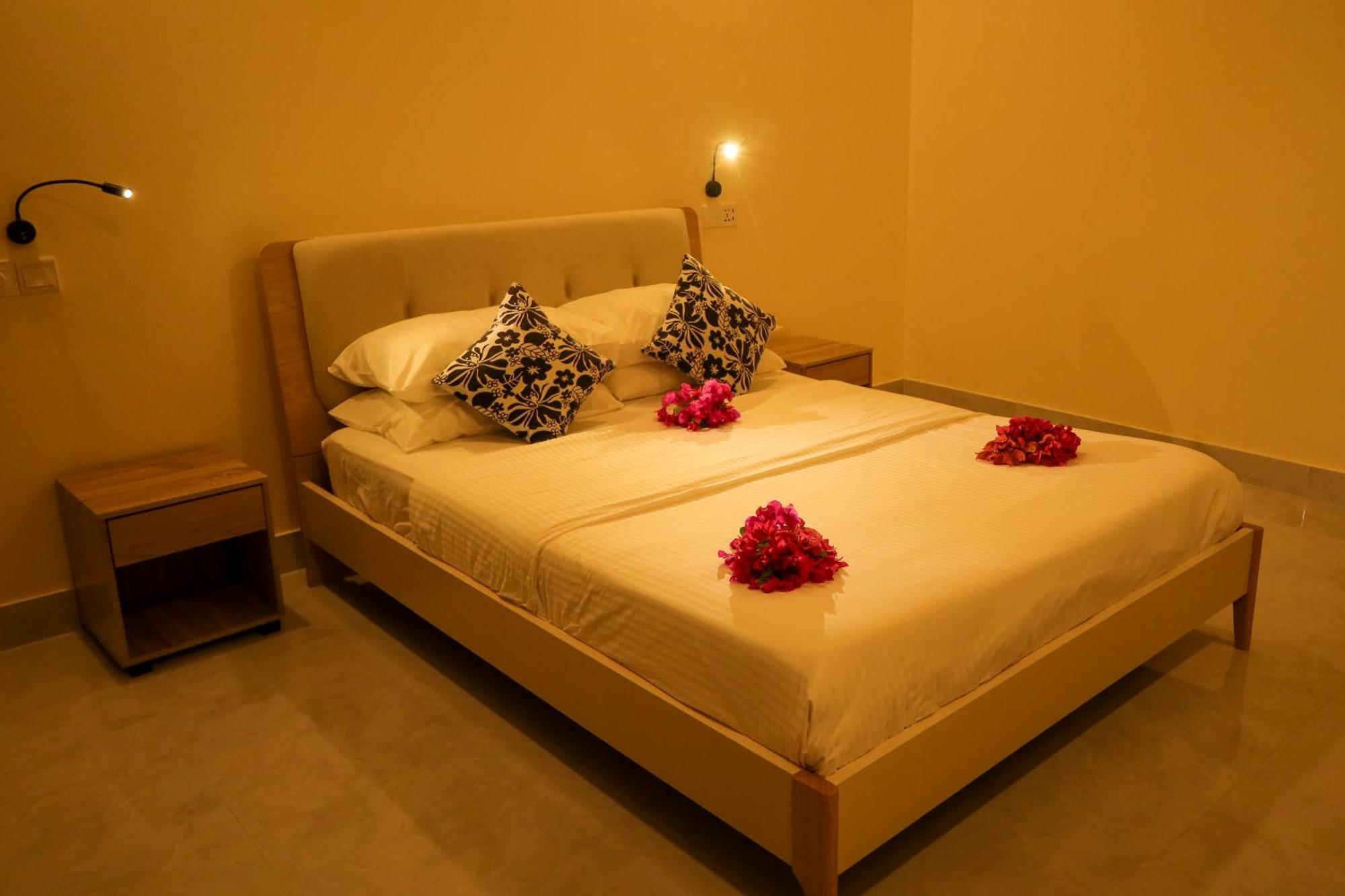 Charming Holiday Lodge- Addu Atoll Meedhoo, Maldives Exterior photo