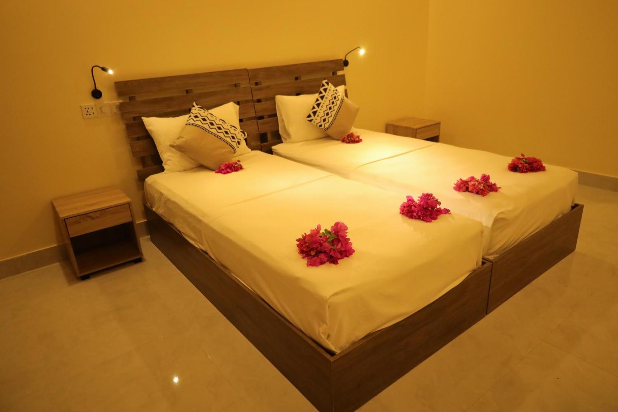 Charming Holiday Lodge- Addu Atoll Meedhoo, Maldives Exterior photo